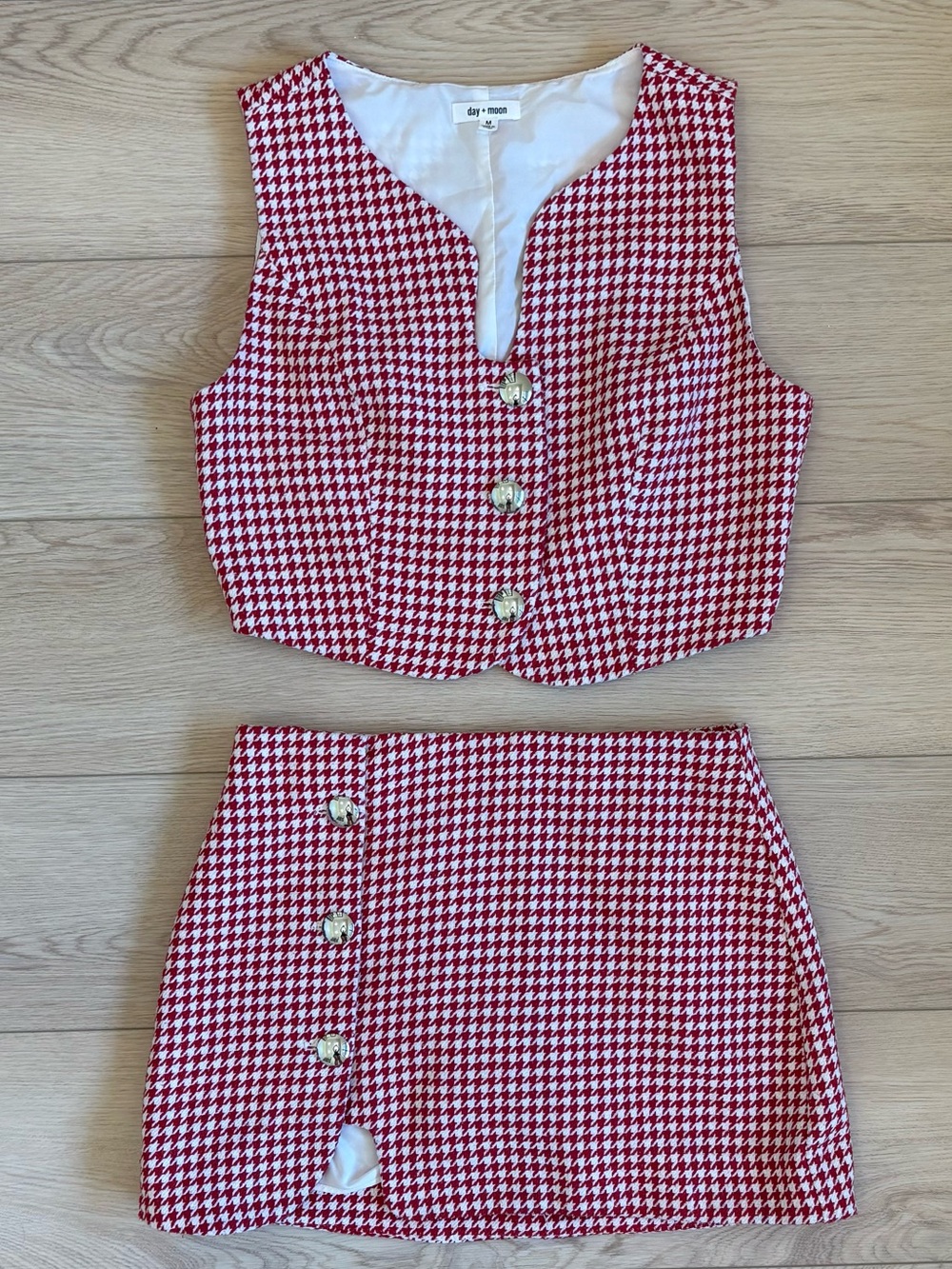 day + moon Women’s Medium Red Houndstooth Mini Skirt and Vest Matching Set
